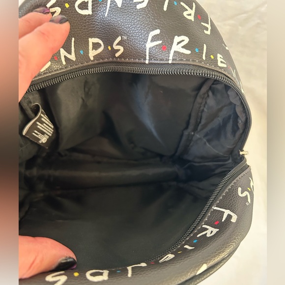 Friends backpack - Picture 5 of 6